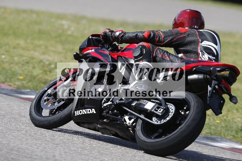 Archiv-2025/09 22.04.2025 Cornu Master School ADR/rot-rouge/42